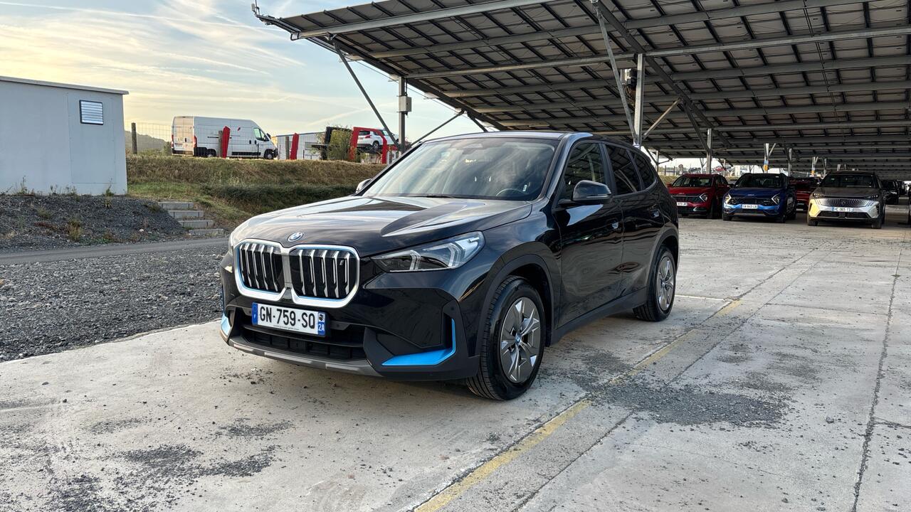 BMW iX1